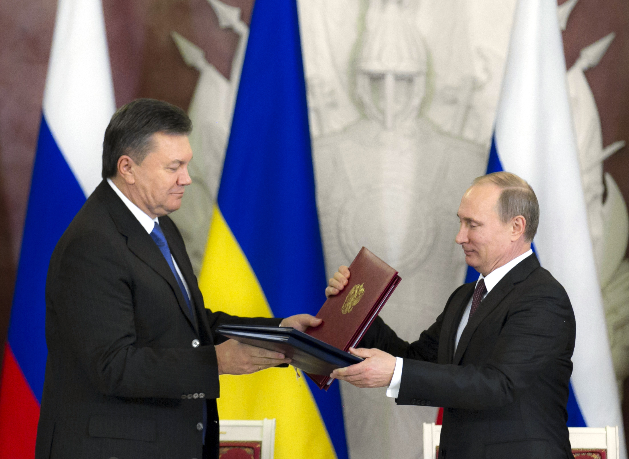 Yanukovich Leg Pod Moskvu Chto Vzamen Ekonomicheskaya Pravda