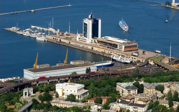 Одесский порт снизит прибыль вдвое из-за прокладки - СМИ | Экономическая  правда