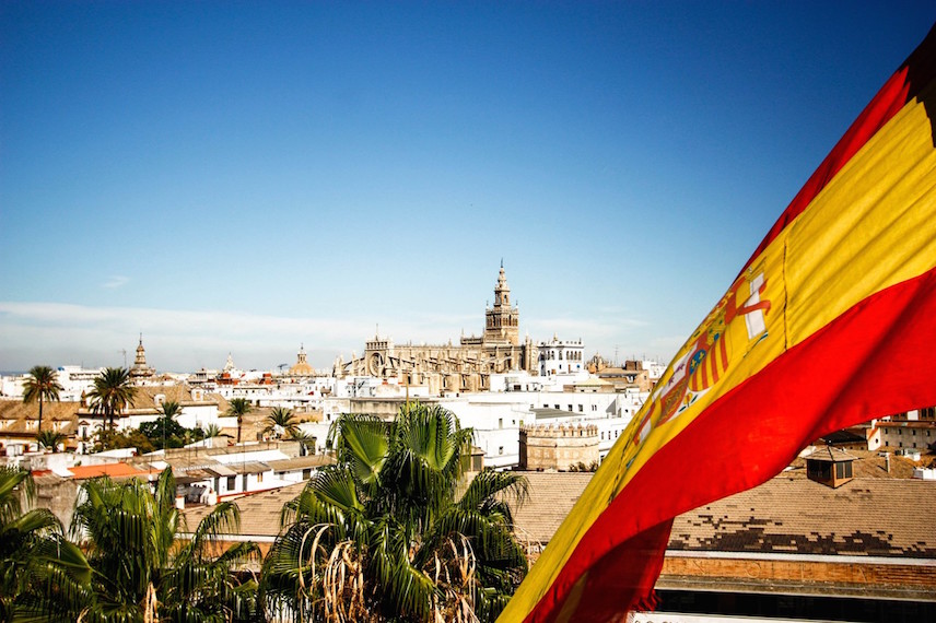 Испания ожидает в этом году принять 45 миллионов туристов | Экономическая  правда