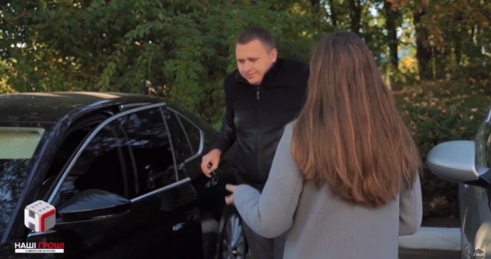 Андрей Недбайло ездит на авто матери