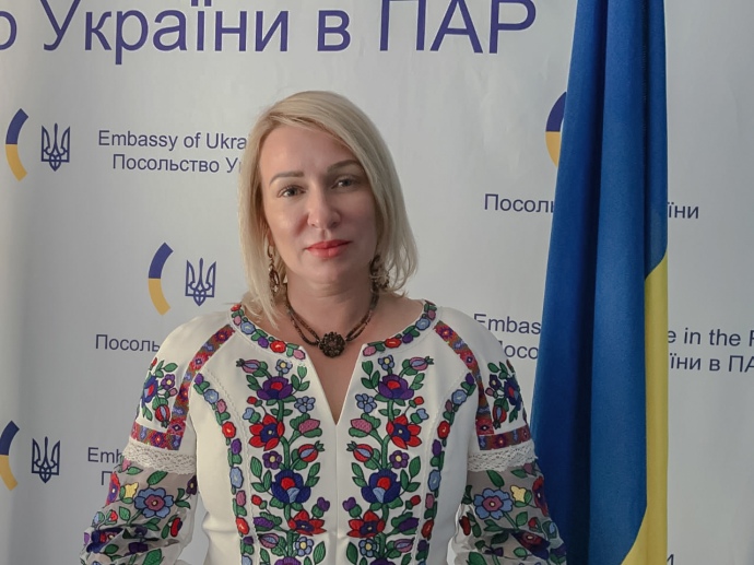 Любов Абравітова Надзвичайний і Повноважний Посол України в Південно-Африканській Республіці, Республиках Ботсвана і Мозамбік