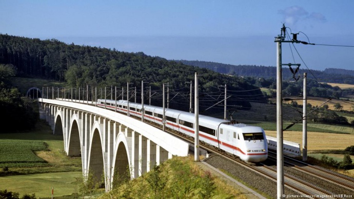 У німецьку залізницю інвестують 11 мільярдів євро, щоб