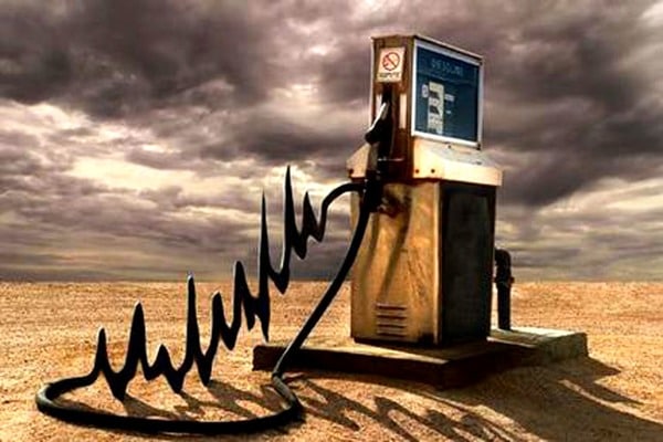Эксперты объяснили, почему топливо в России не дешевеет при падающей нефти - баштрен.рф
